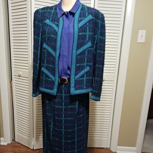 Women Vintage Castleberry Knit Suit